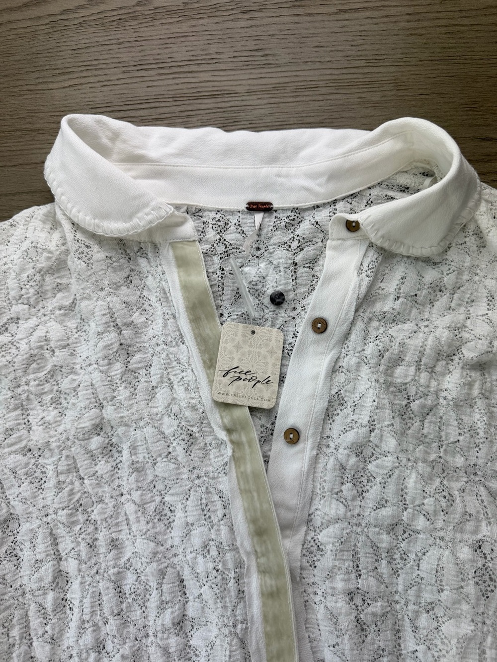 Free People Must Have Tunic M White Sheer Lace Button Front Tie Back Top NWT - Picture 4 of 12